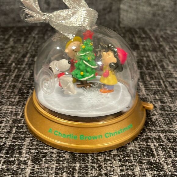 A Charlie Brown Christmas Blockbuster Ornament - Picture 1 of 1